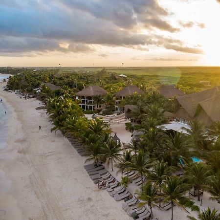 Hotel Cabanas Los Lirios Tulum Esterno foto
