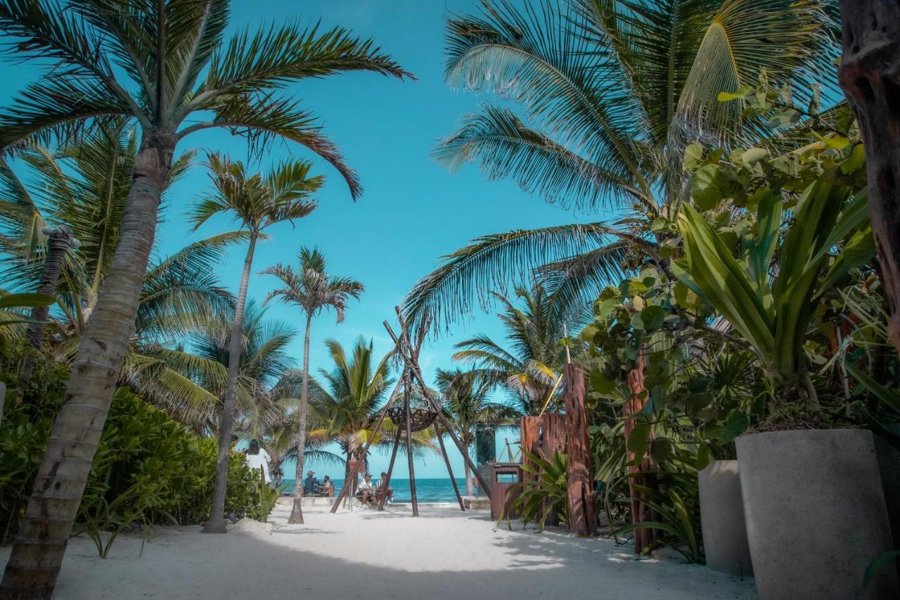 Hotel Cabanas Los Lirios Tulum Esterno foto